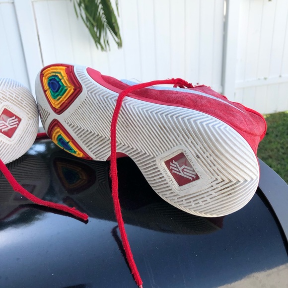 Nike Kyrie 3 “University Red” Signature Red Suede - Picture 7 of 8